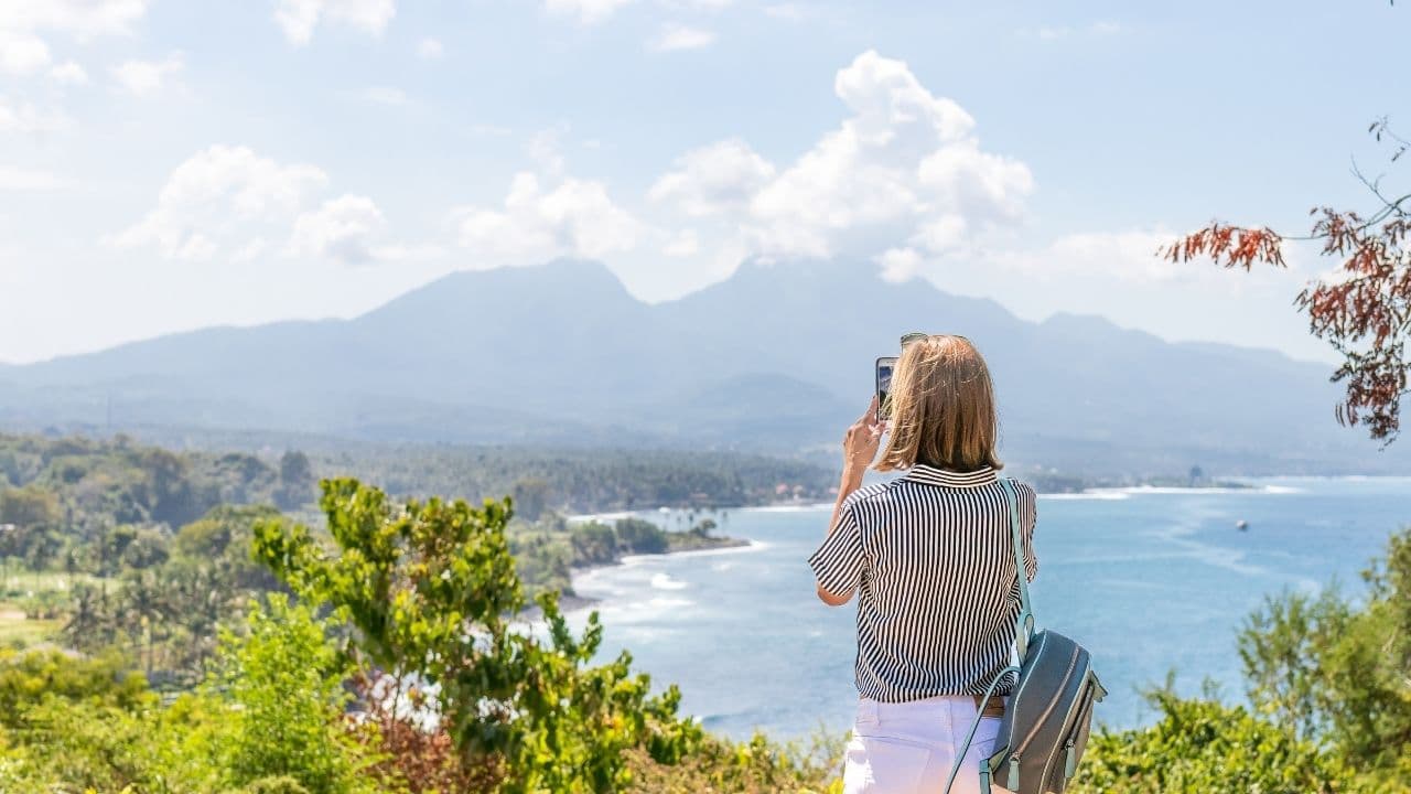 1人旅が恥ずかしいと感じる理由と向き合い方