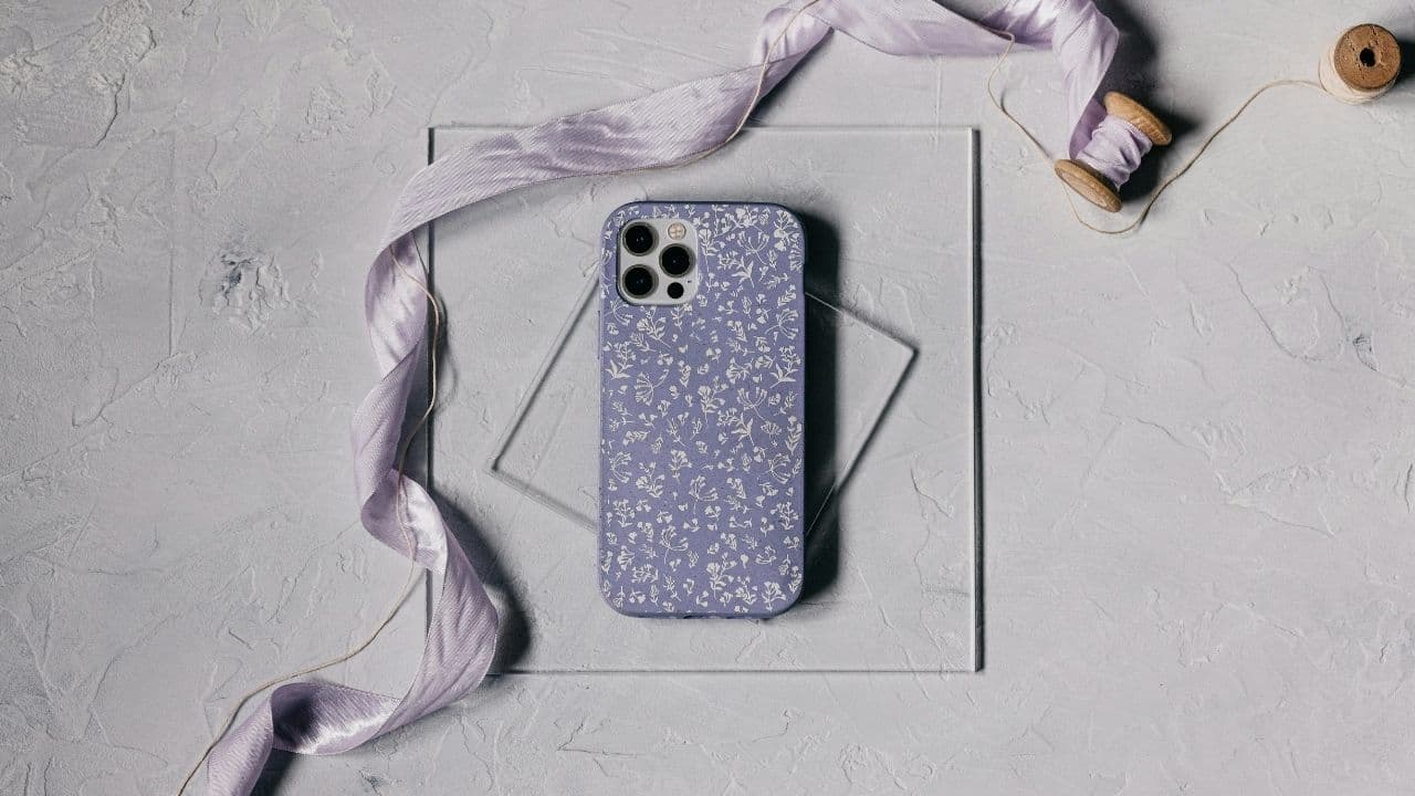 スマホにステッカーを挟むのって本当にダサいの？